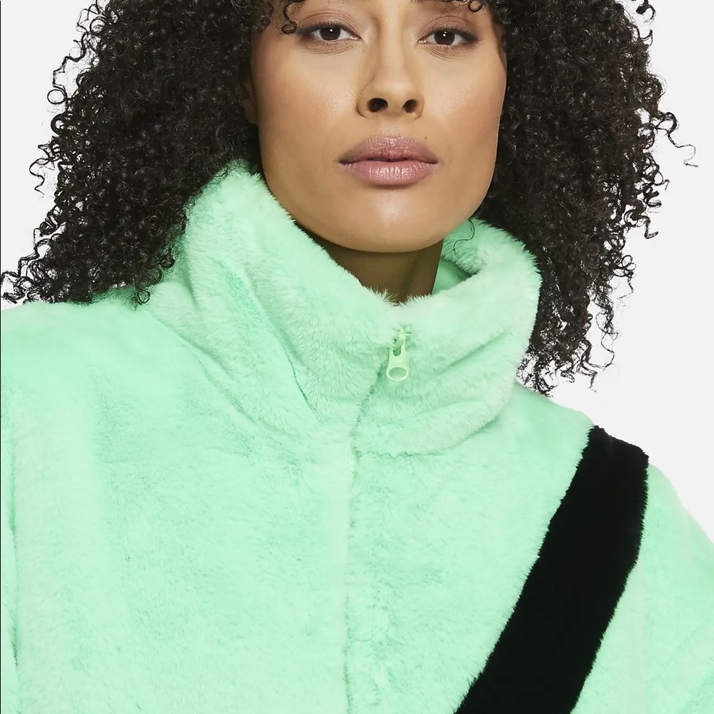 Nike faux fur jacket - Picture 3 of 7